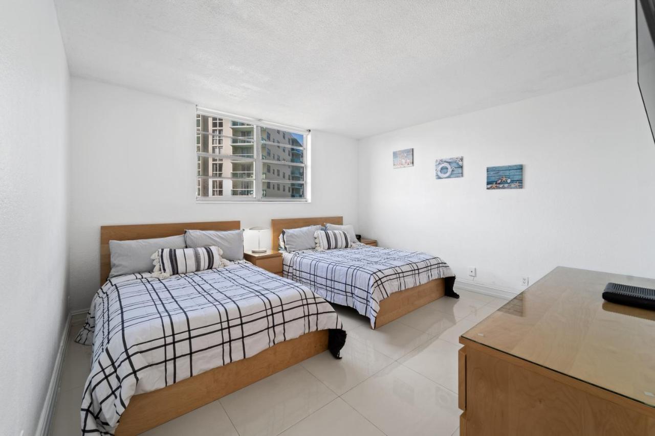 Luxury Beachfront Condo Private Beach Access, Pool & Game Room!!! Χόλιγουντ Εξωτερικό φωτογραφία
